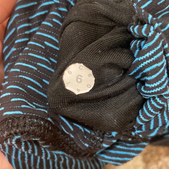 Lululemon Leggings Size 6 - Picture 3 of 3